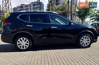 Внедорожник / Кроссовер Nissan Rogue 2016 в 