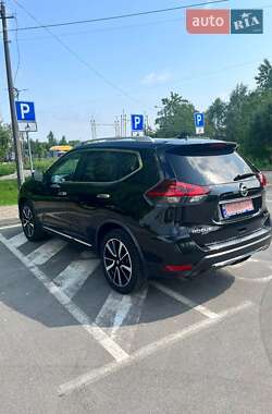 Внедорожник / Кроссовер Nissan Rogue 2018 в 