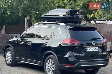 Внедорожник / Кроссовер Nissan Rogue 2017 в Киеве