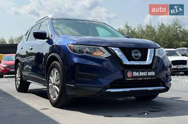 Внедорожник / Кроссовер Nissan Rogue 2017 в 