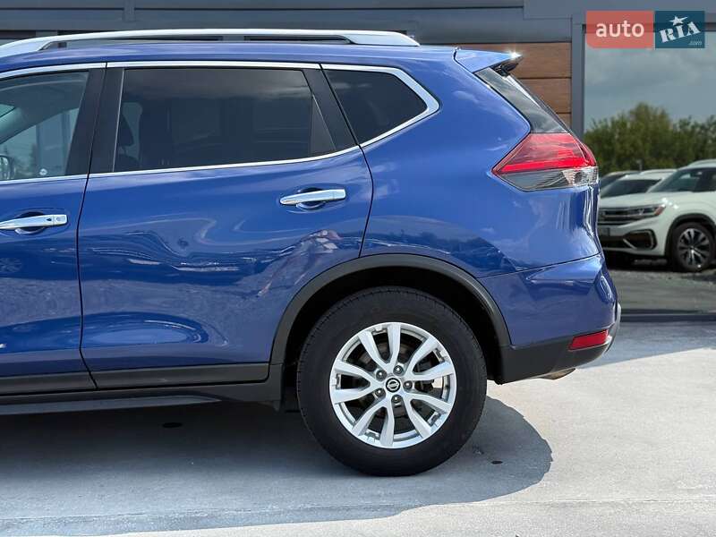 Позашляховик / Кросовер Nissan Rogue 2017 в Рівному