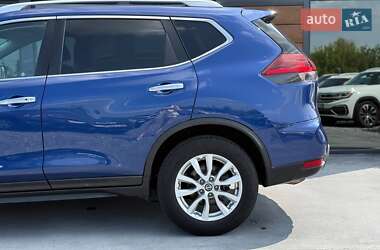 Внедорожник / Кроссовер Nissan Rogue 2017 в 