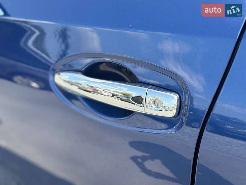 Позашляховик / Кросовер Nissan Rogue 2017 в Рівному