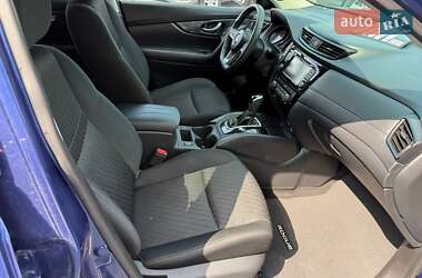 Внедорожник / Кроссовер Nissan Rogue 2017 в 