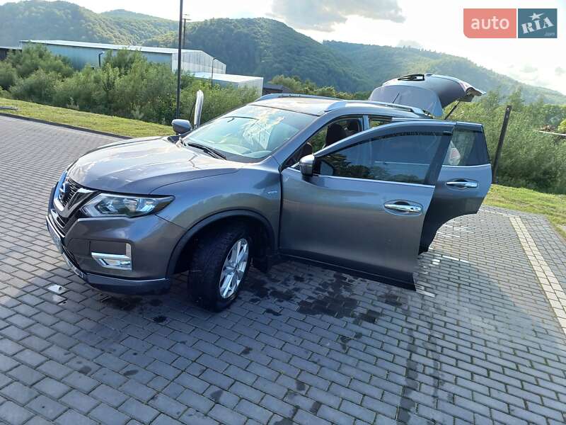 Позашляховик / Кросовер Nissan Rogue 2016 в Долині