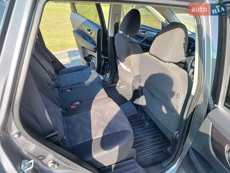 Позашляховик / Кросовер Nissan Rogue 2016 в Долині