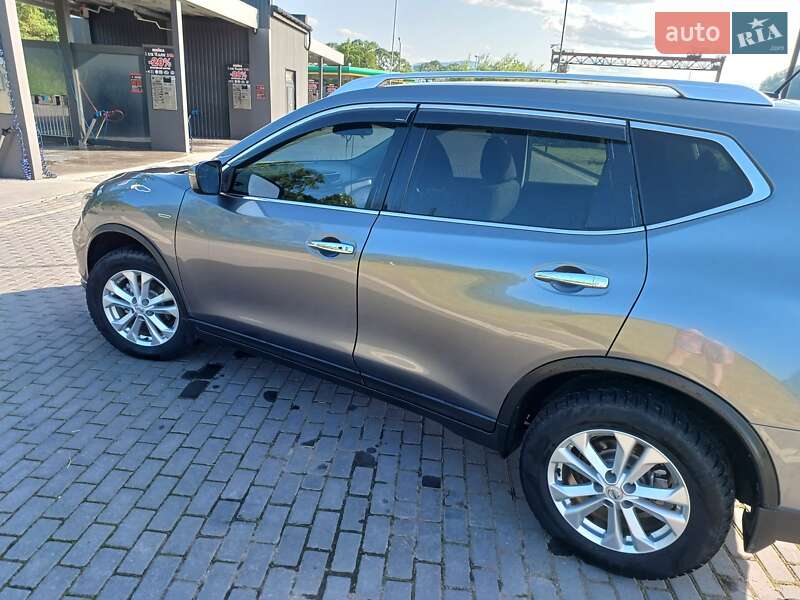 Позашляховик / Кросовер Nissan Rogue 2016 в Долині