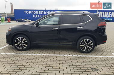 Внедорожник / Кроссовер Nissan Rogue 2019 в 