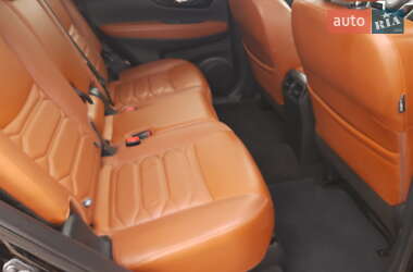 Внедорожник / Кроссовер Nissan Rogue 2019 в 