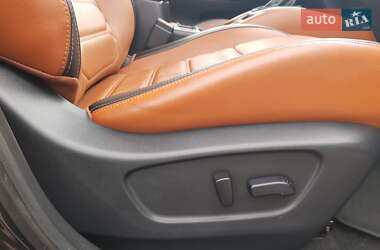 Внедорожник / Кроссовер Nissan Rogue 2019 в 