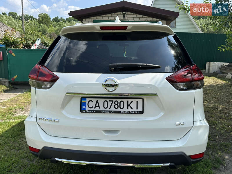 Позашляховик / Кросовер Nissan Rogue 2017 в Смілі