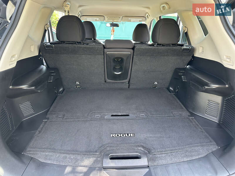 Позашляховик / Кросовер Nissan Rogue 2017 в Смілі