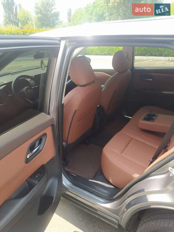 Внедорожник / Кроссовер Nissan Rogue 2021 в Киеве