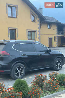 Внедорожник / Кроссовер Nissan Rogue 2016 в 
