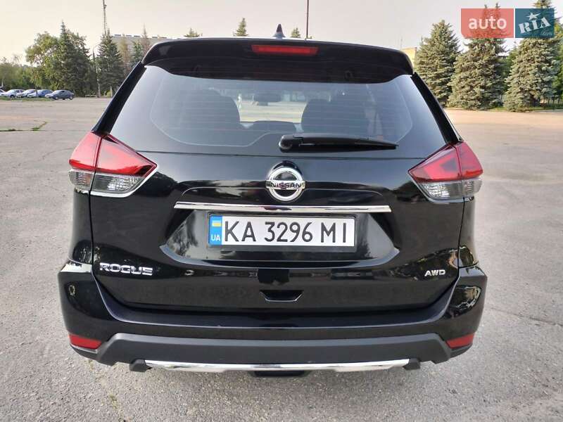 Позашляховик / Кросовер Nissan Rogue 2017 в Харкові