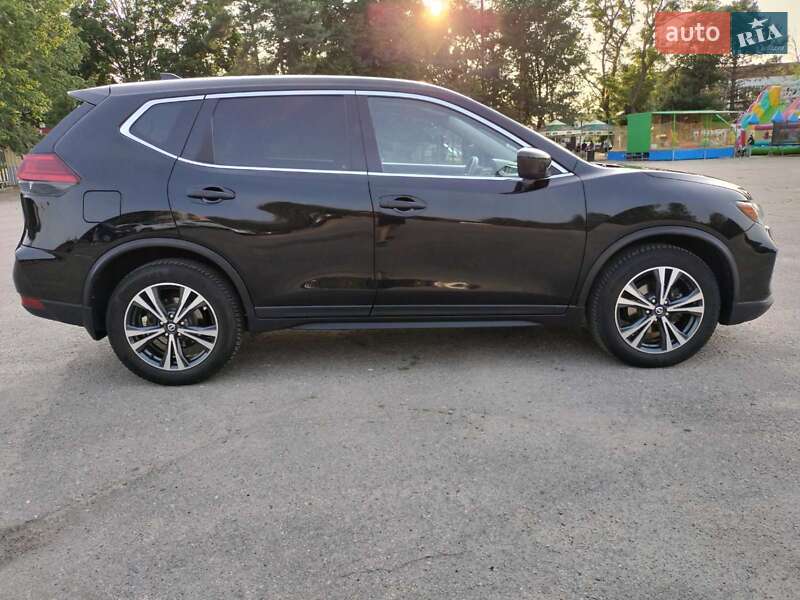 Позашляховик / Кросовер Nissan Rogue 2017 в Харкові