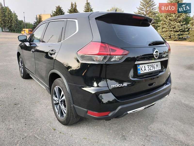 Позашляховик / Кросовер Nissan Rogue 2017 в Харкові