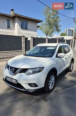 Позашляховик / Кросовер Nissan Rogue 2015 в Києві