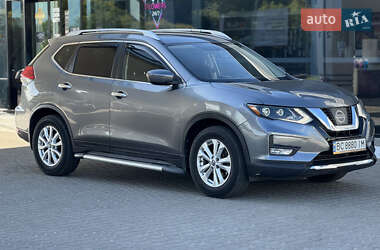 Внедорожник / Кроссовер Nissan Rogue 2017 в 