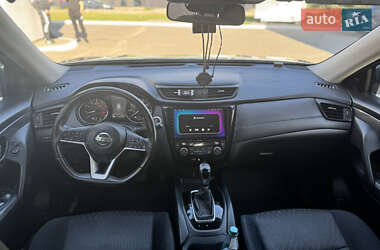 Внедорожник / Кроссовер Nissan Rogue 2017 в 