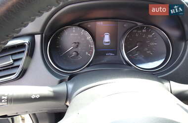 Внедорожник / Кроссовер Nissan Rogue 2019 в 