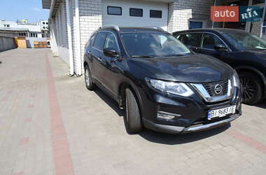Внедорожник / Кроссовер Nissan Rogue 2018 в 