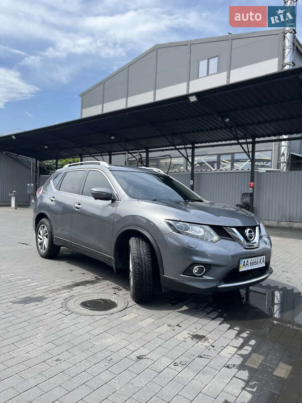 Позашляховик / Кросовер Nissan Rogue 2014 в 