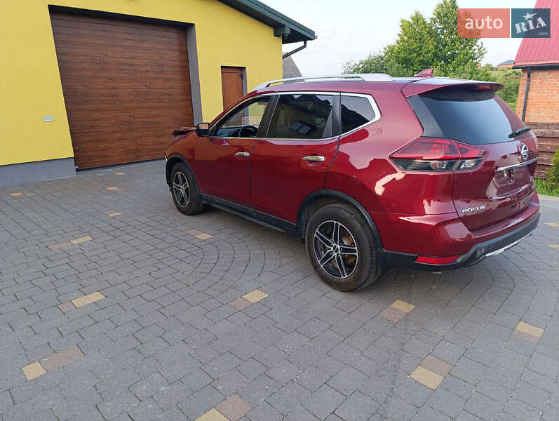Внедорожник / Кроссовер Nissan Rogue 2020 в Львове
