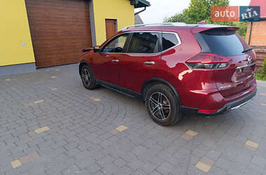 Позашляховик / Кросовер Nissan Rogue 2020 в 