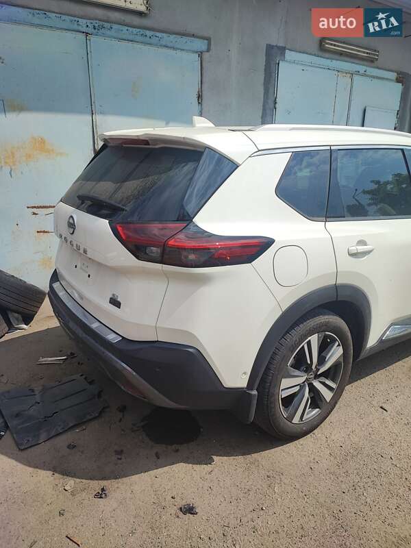 Внедорожник / Кроссовер Nissan Rogue 2023 в Киеве