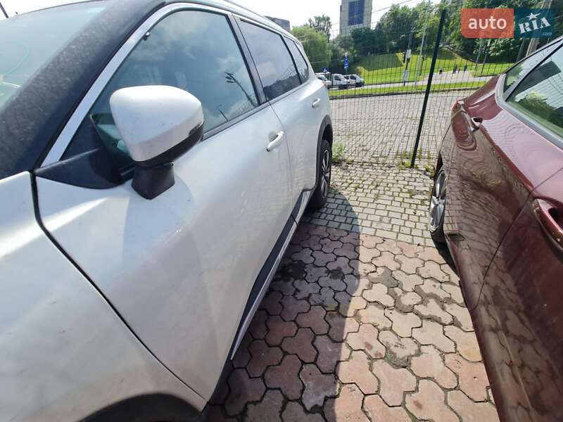 Внедорожник / Кроссовер Nissan Rogue 2023 в Киеве