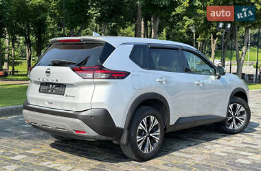 Внедорожник / Кроссовер Nissan Rogue 2021 в 