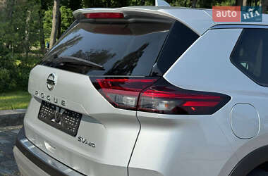 Внедорожник / Кроссовер Nissan Rogue 2021 в 