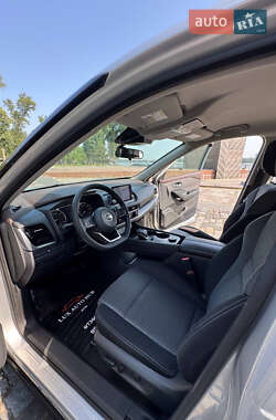 Внедорожник / Кроссовер Nissan Rogue 2021 в 