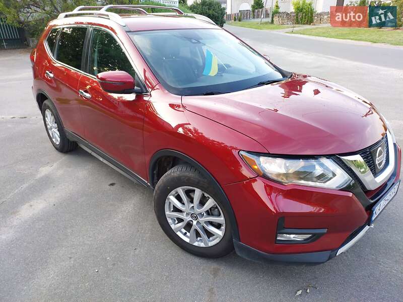 Внедорожник / Кроссовер Nissan Rogue 2019 в Киеве