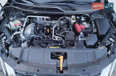 Внедорожник / Кроссовер Nissan Rogue 2021 в 