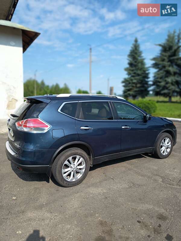 Позашляховик / Кросовер Nissan Rogue 2015 в Рівному