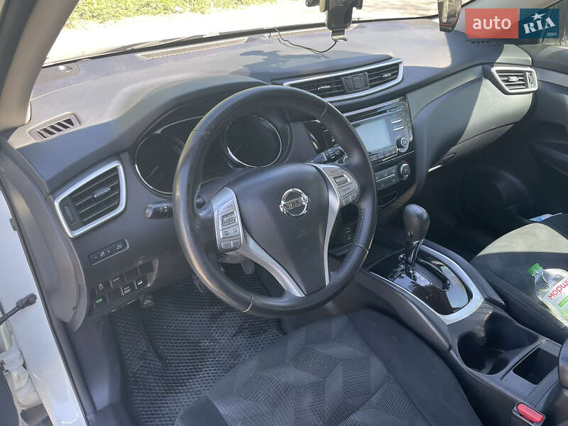 Внедорожник / Кроссовер Nissan Rogue 2015 в Днепре