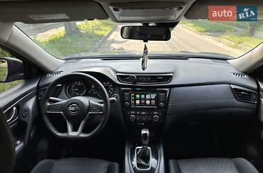 Внедорожник / Кроссовер Nissan Rogue 2018 в 