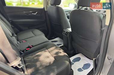 Внедорожник / Кроссовер Nissan Rogue 2019 в 