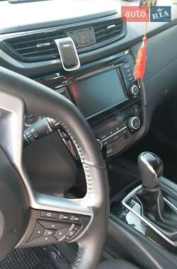 Внедорожник / Кроссовер Nissan Rogue 2018 в 