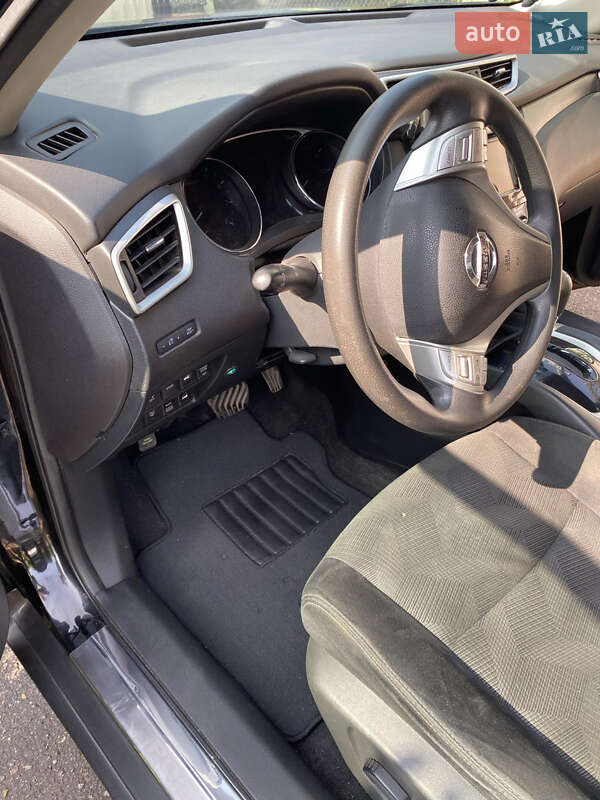 Позашляховик / Кросовер Nissan Rogue 2016 в Полтаві