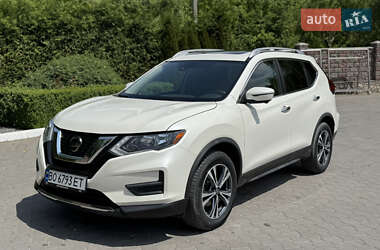 Позашляховик / Кросовер Nissan Rogue 2018 в Підволочиську