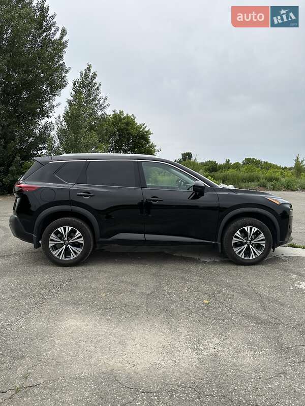 Позашляховик / Кросовер Nissan Rogue 2021 в Білогородці