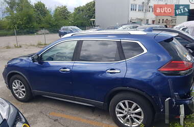 Позашляховик / Кросовер Nissan Rogue 2017 в 