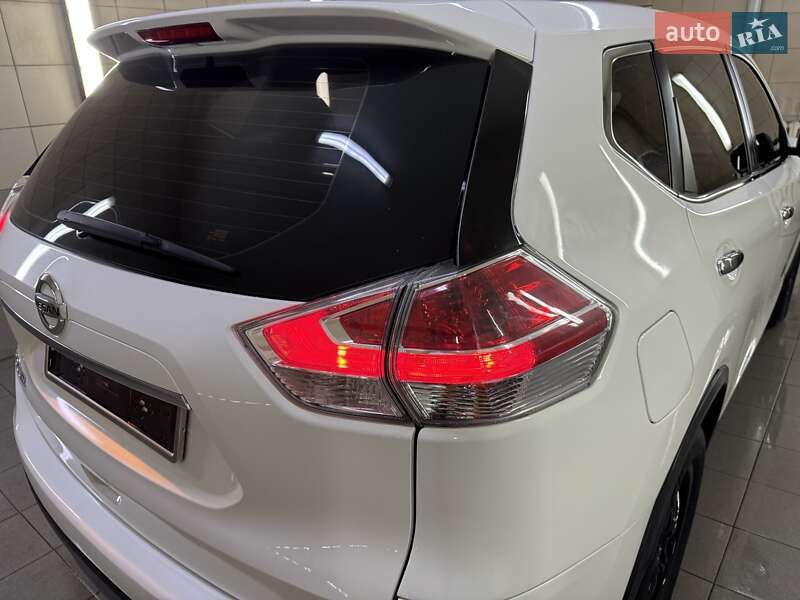 Позашляховик / Кросовер Nissan Rogue 2015 в Умані