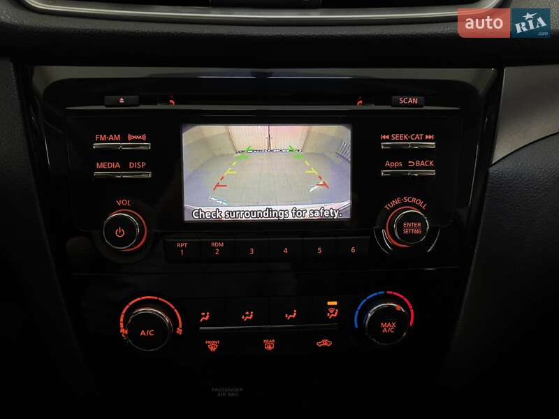 Позашляховик / Кросовер Nissan Rogue 2015 в Умані