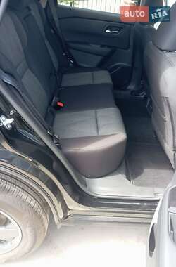 Позашляховик / Кросовер Nissan Rogue 2024 в 