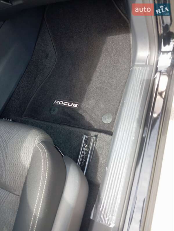 Внедорожник / Кроссовер Nissan Rogue 2024 в Киеве