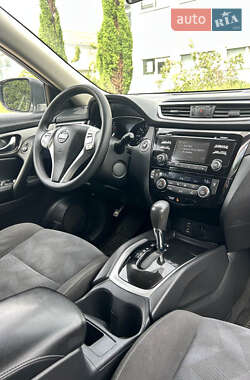 Внедорожник / Кроссовер Nissan Rogue 2015 в 